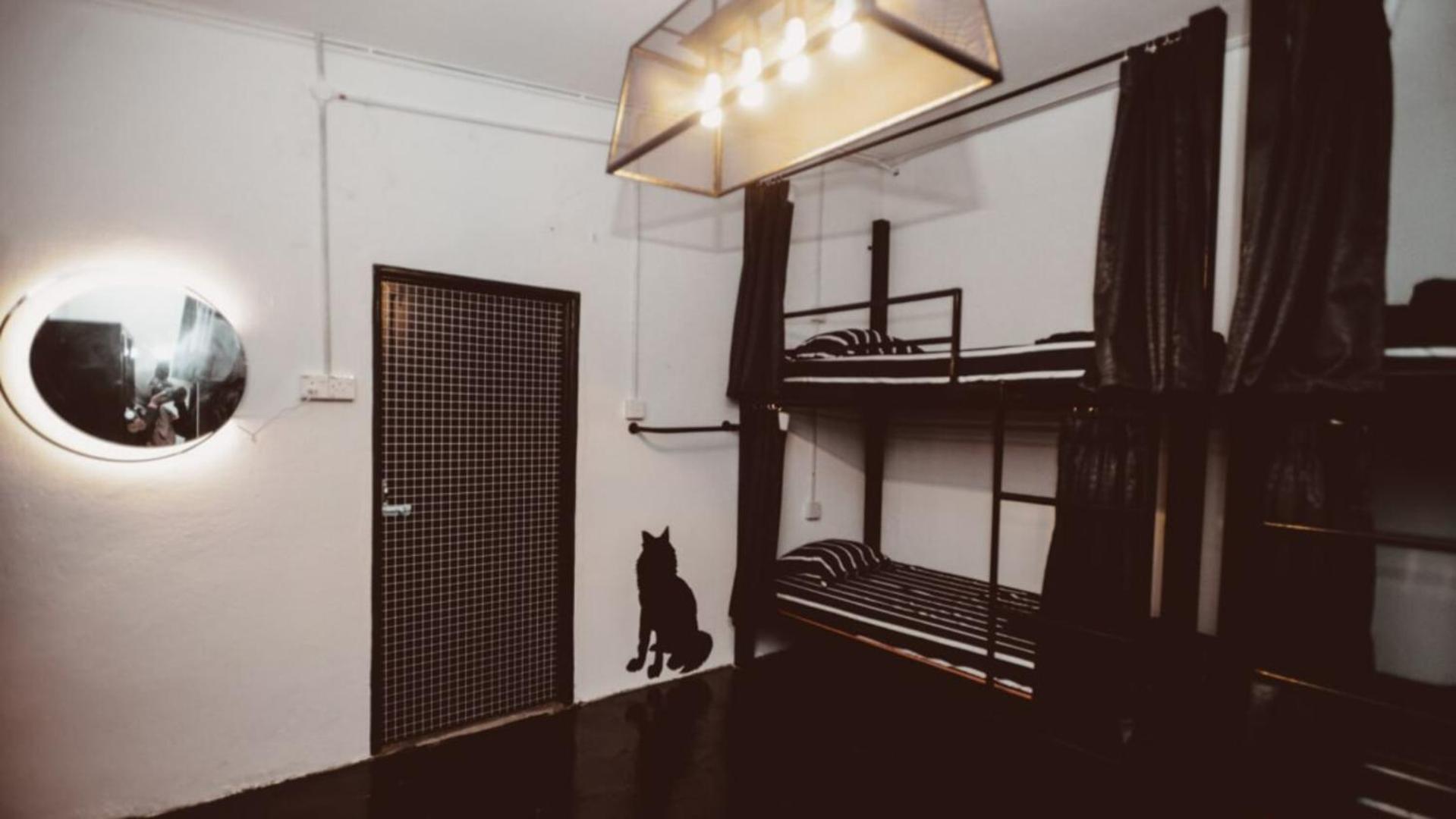 House Of Wolves Hostel Pantai Cenang  Exterior photo